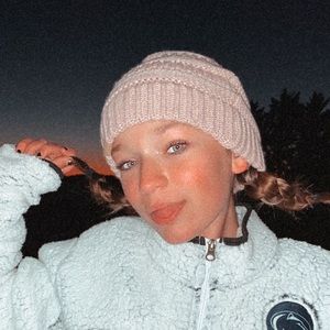 Meet your Posher, Auraya